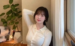 少妇人妻偷人精品视蜜桃